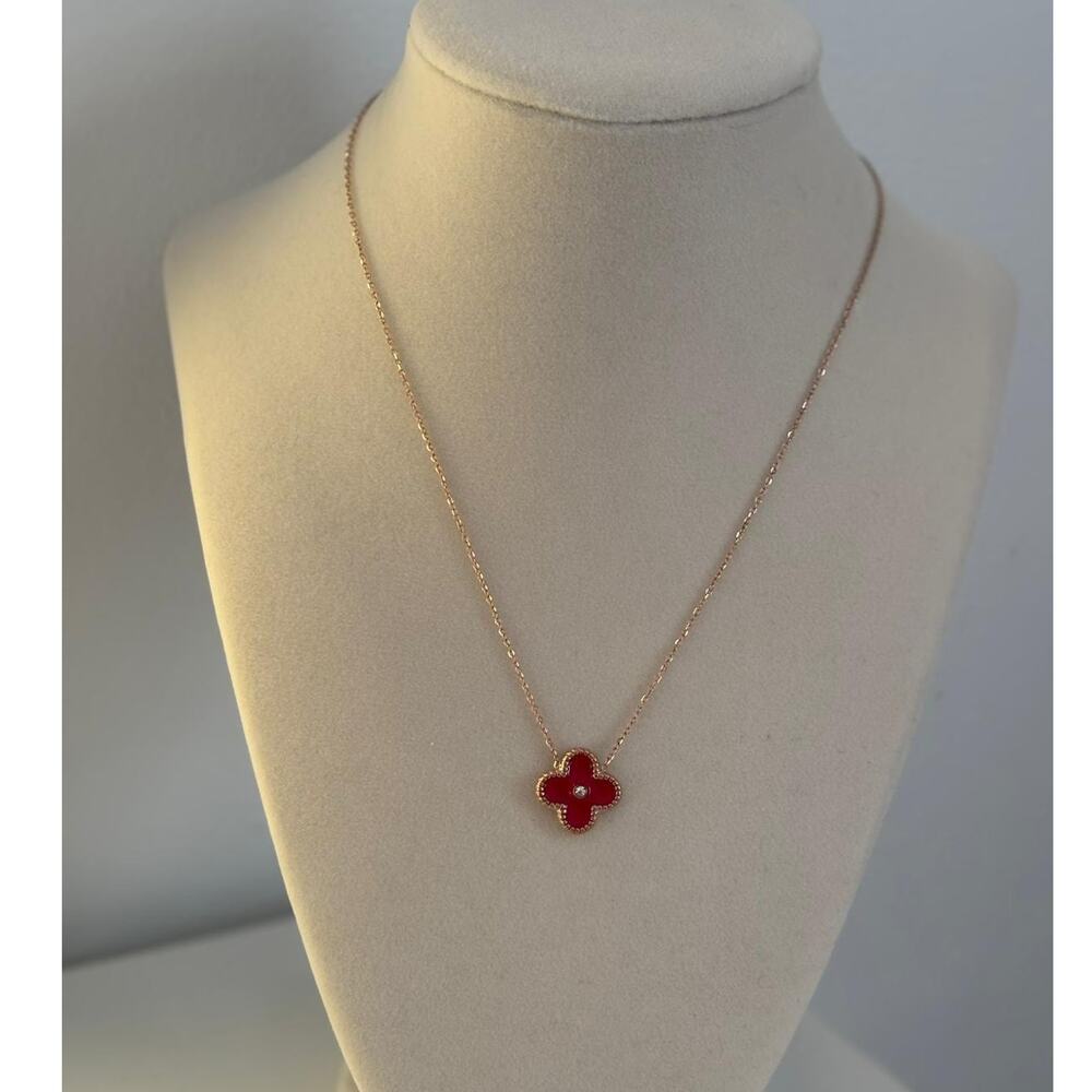 Red Clover Necklace Gold Stainless Steel Flower Pendant Minimalist Gift
